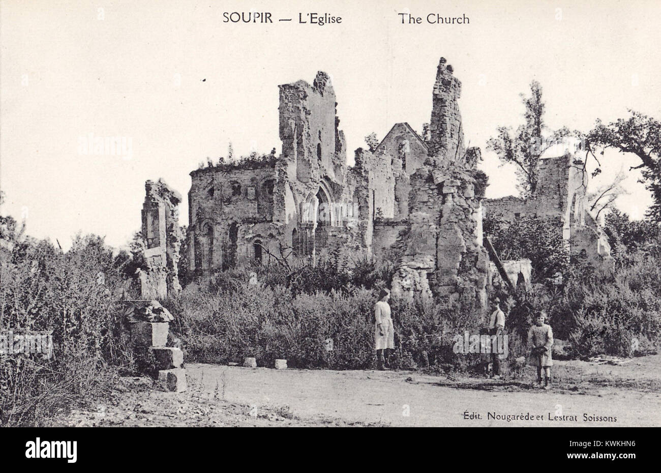 Dieses Werk von Nougarède und Lestrat mit dem Titel „Soupir“ („Sigh“) fängt das Ambiente einer Kirche ein und verbindet architektonische und emotionale Ausdrücke in der künstlerischen Präsentation. Stockfoto