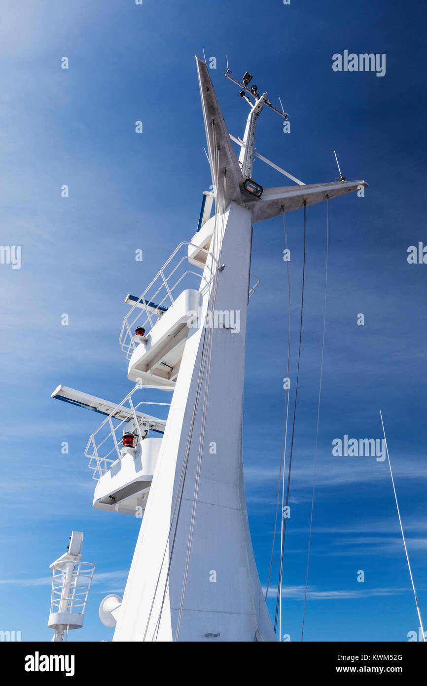 Passagierschiff Ocean Abenteurer trägt alpinen Bergsteigen Skifahrer in die Antarktis Stockfoto