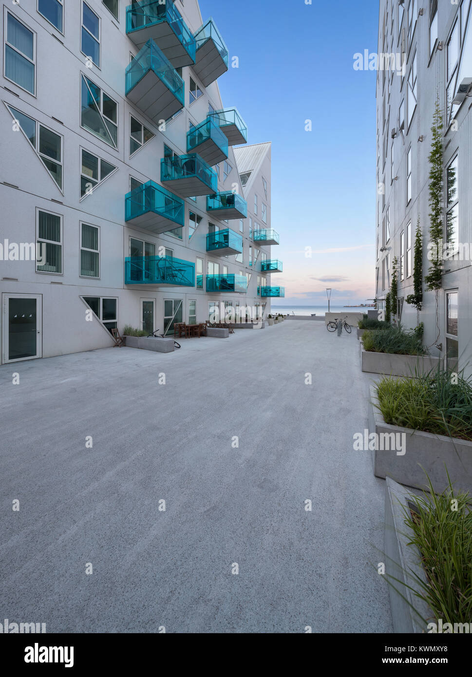 AARHUS, Dänemark - 9. AUGUST 2016: Blick von externen Der Isbjerget Aarhus, Wohnhaus im Aarhus Docklands Nachbarschaft, es ist situieren Stockfoto