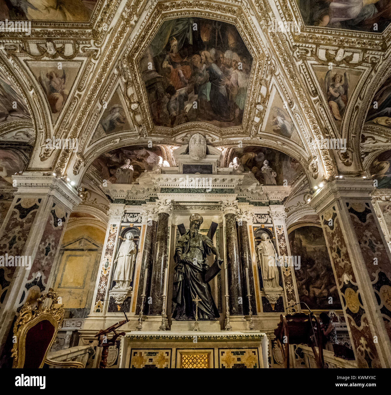 La Cripta. Die Krypta unter dem Dom. Die monumentalen Komplex des hl. Andreas in Amalfi, Italien. Stockfoto