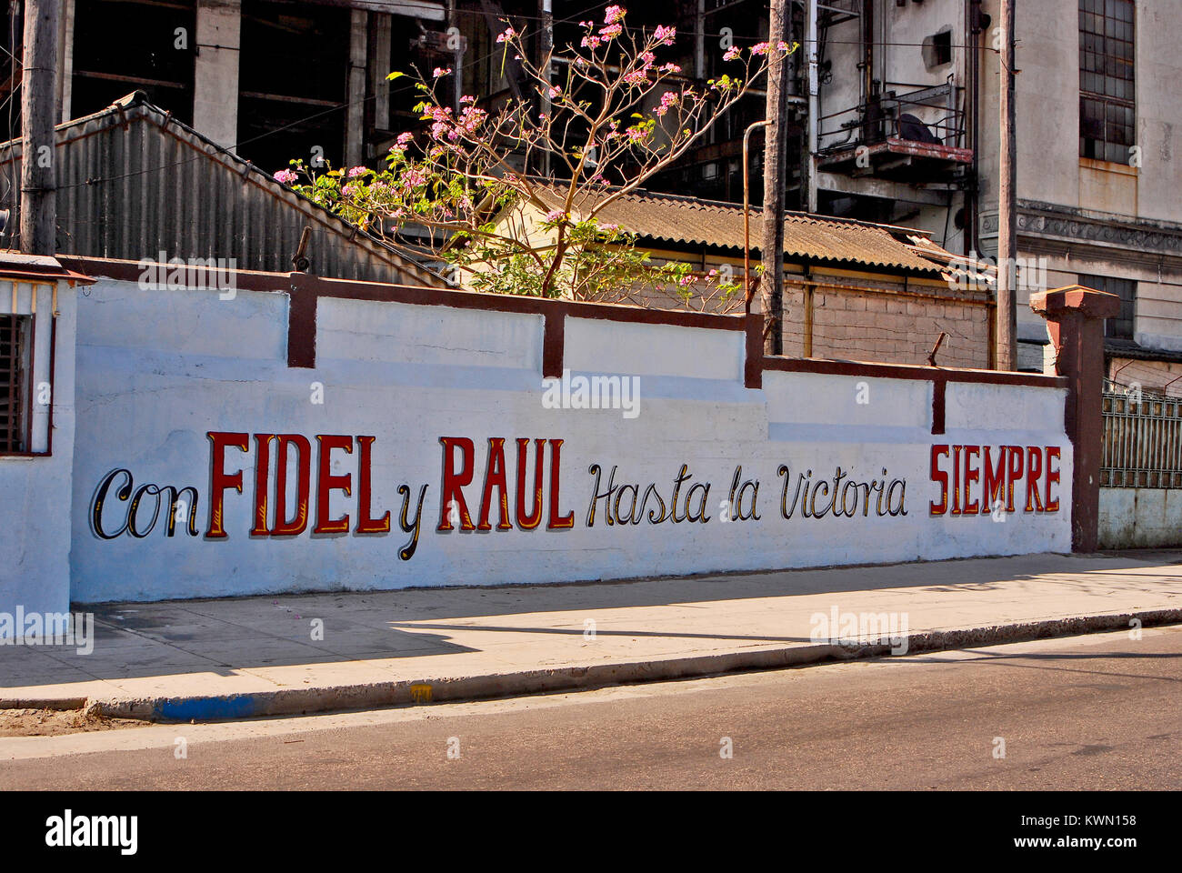 Havanna, Kuba, 11. Mai 2009. Künstlerische wand Schriften über die Kommunistische Revolution und der nationalen kubanischen Helden, in Havanna, am 11. Mai 2009. Stockfoto