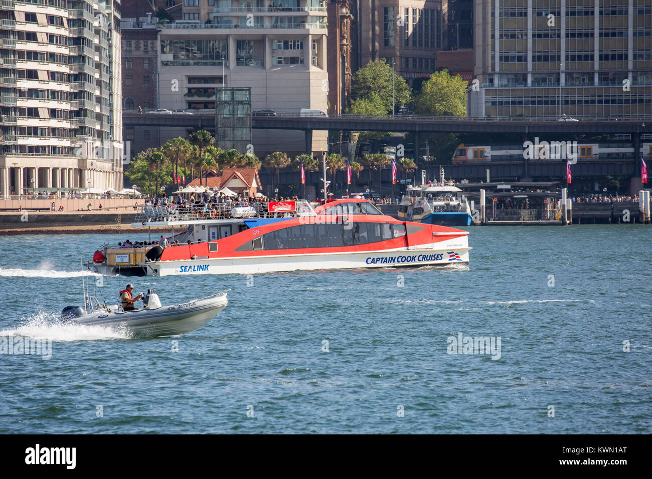 Captain Cook Cruises Yacht im Hafen von Sydney, New South Wales, Australien Stockfoto