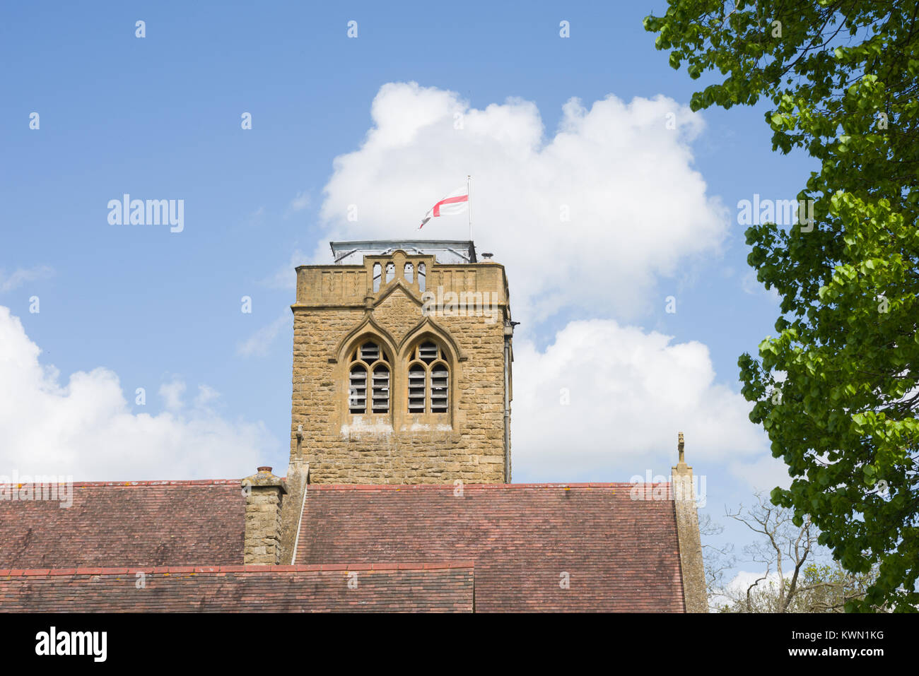 Heilige Dreifaltigkeit und St. Thomas von Canterbury Kirche, Ettington, Warwickshire, England, Vereinigtes Königreich Stockfoto