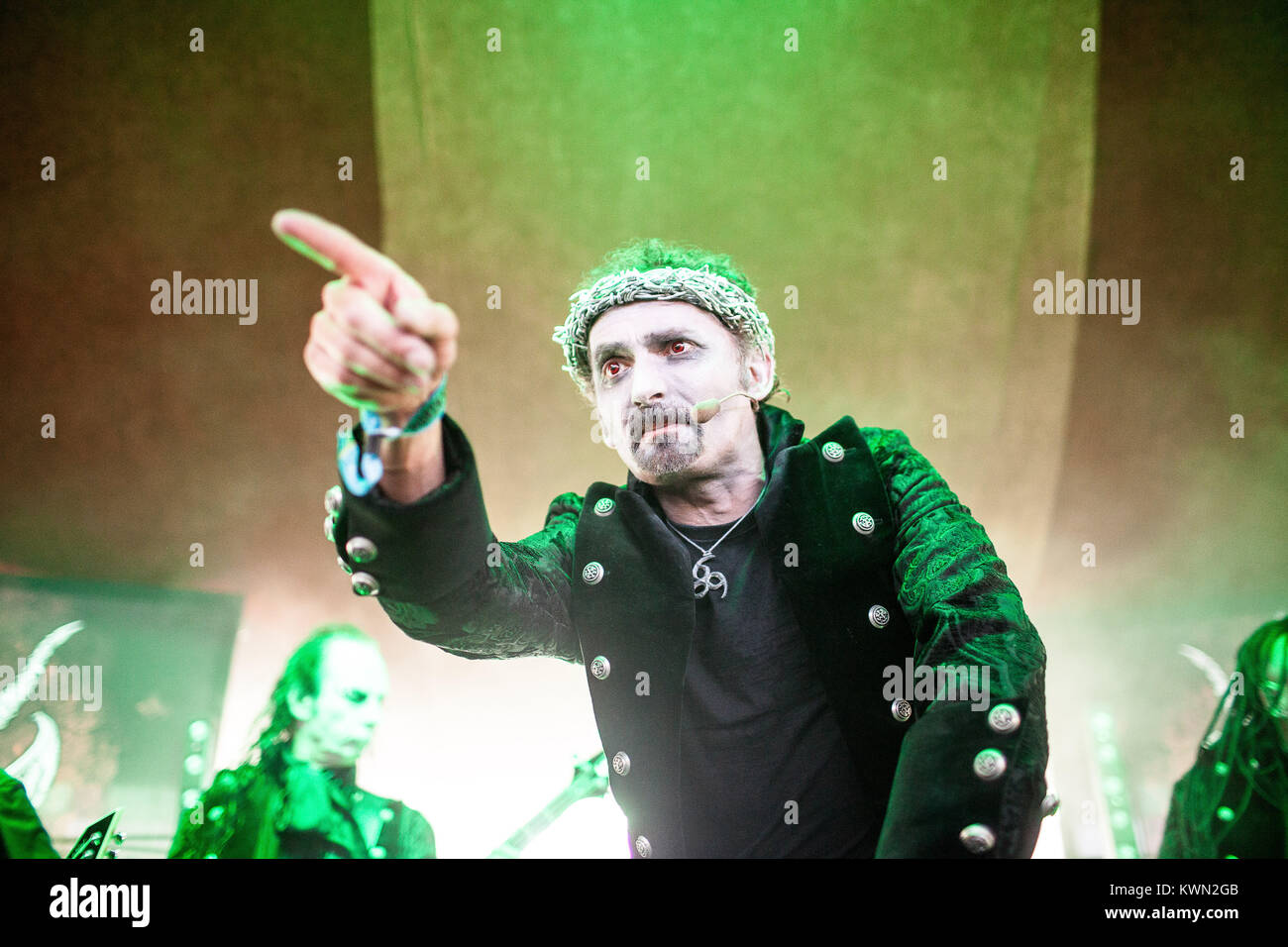 Die Englischen heavy metal band die Hölle führt ein Live Konzert in der barclaycard Theater Bühne am britischen Sommer Festival 2014 am Hyde Park, London. Hier Sänger David Bower wird dargestellt, live auf der Bühne. De 04.07.2014. Stockfoto