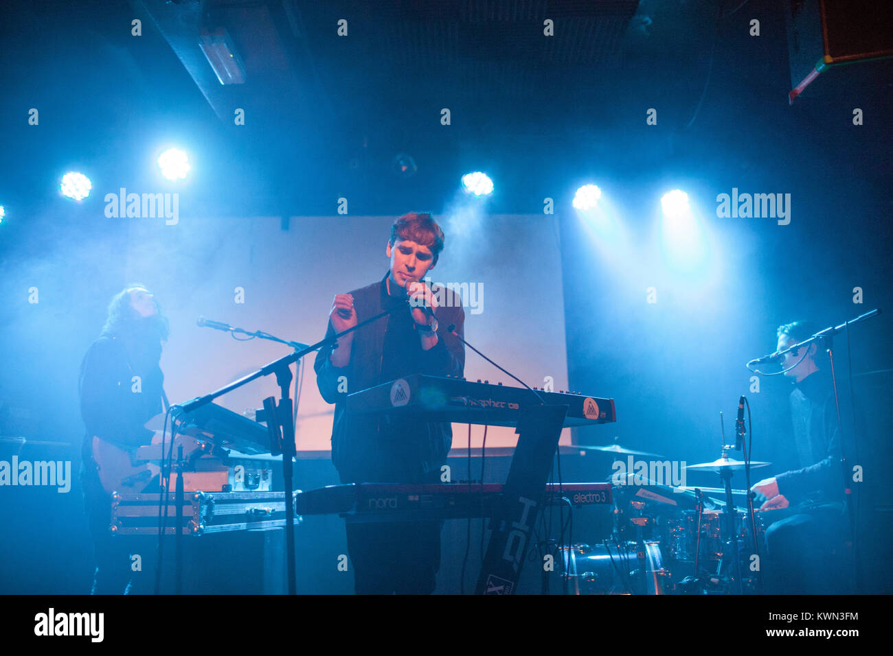 Der schwedische Sänger, Songwriter und Musiker Adam Öhman wird von seinem Künstlernamen Berg Vogel bekannt und hier führt ein Live Konzert in der Lexington in London, als Teil einer Ja Ja Ja Musik - eine Nordische Affäre Nacht, was die Förderung der Nordischen Musik rund um die Welt. UK, 31/03 2016. Stockfoto