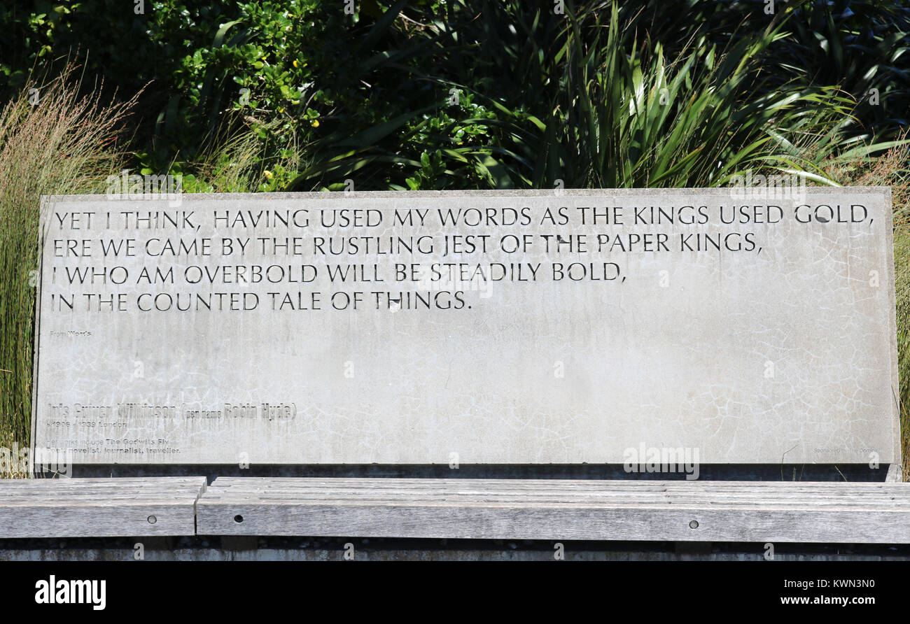 Robin hyde -Fotos und -Bildmaterial in hoher Auflösung – Alamy