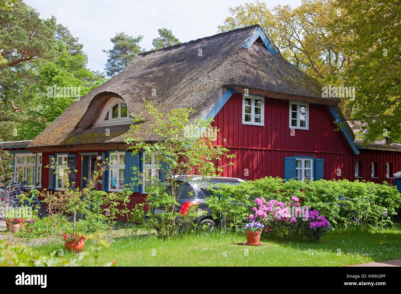Idyllische Reetgedeckte Haus Mit Garten Prerow Fishland