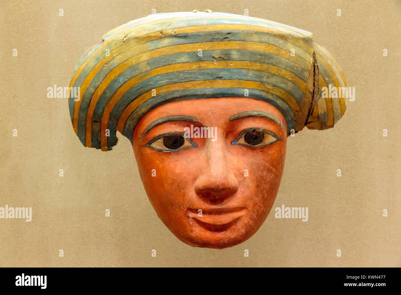 maske-der-sarg-von-pekherkhonsu-kushite-dynastie-25-el-khokha-grab