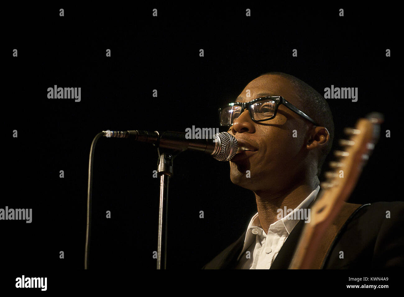 Der amerikanische Sänger, Songwriter und Musiker Raphael Saadiq dargestellt an einem Live Gig bei Vega in Kopenhagen. Raphael Saadiq ist ein angesehener Musikproduzent und ein Teil der Produktion Kollektiv der Umma als Teil der R&B-Gruppe super Lucy Pearl. Dänemark 04/05 2011. Stockfoto