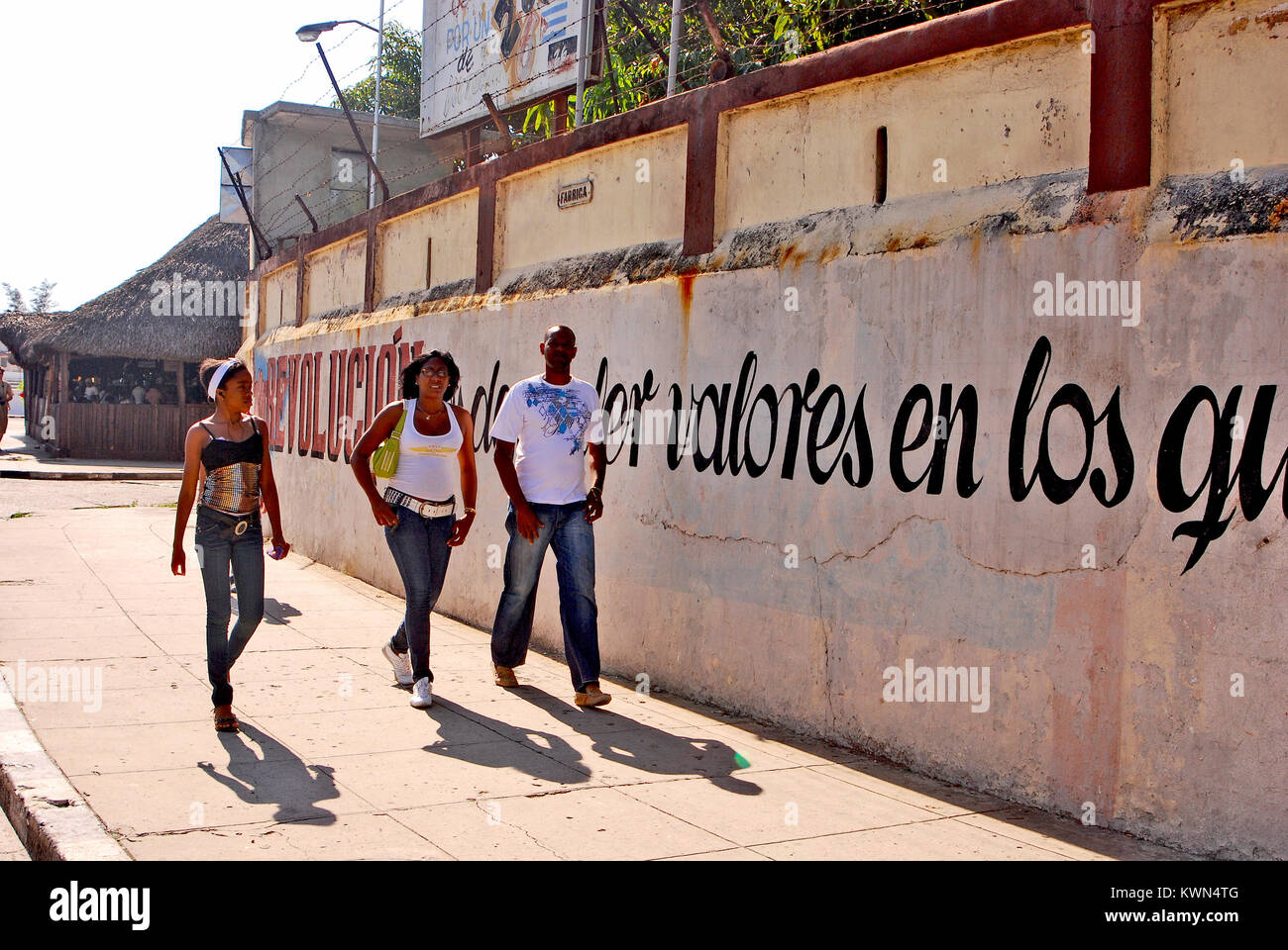 Havanna, Kuba, 11. Mai 2009. Künstlerische wand Schriften über die Kommunistische Revolution und der nationalen kubanischen Helden, in Havanna, am 11. Mai 2009. Stockfoto