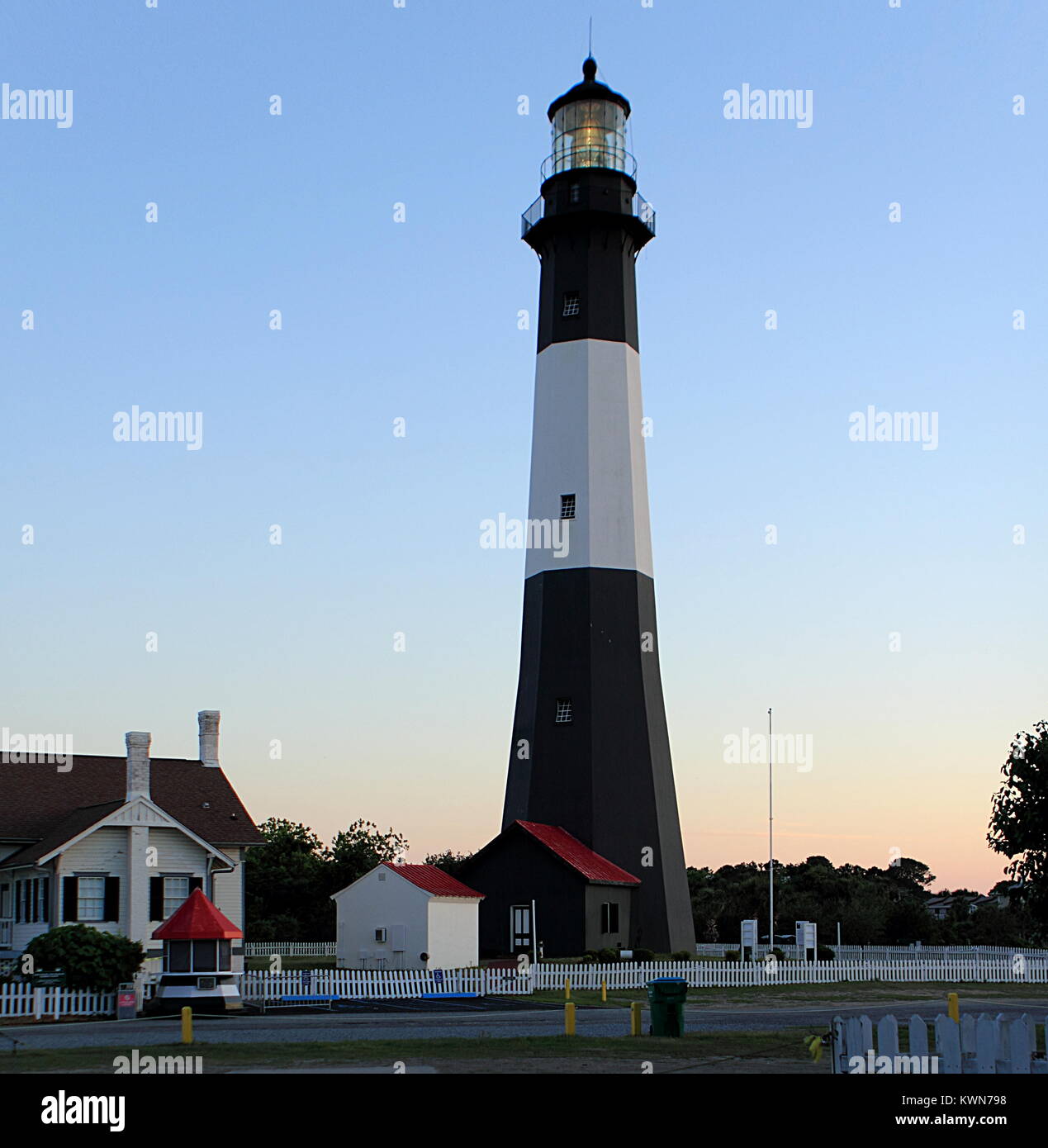 Die schwarzen und weißen Tybee Insel Leuchtturm in der Nähe von Savannah Georgia Stockfoto