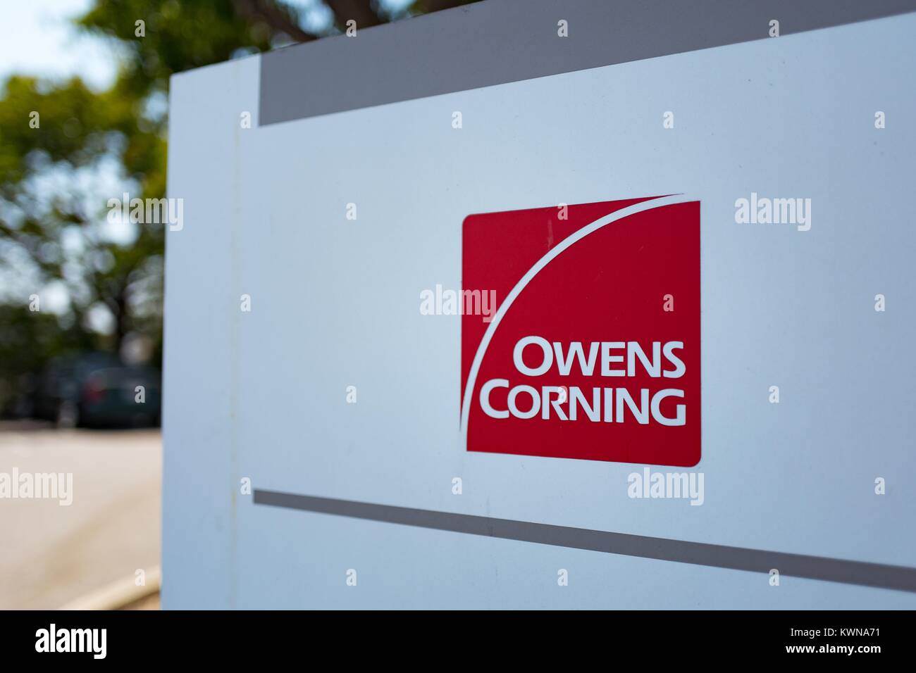 Beschilderung mit Logo im Silicon Valley Hauptsitz der Verbundwerkstoffe Hersteller Owens Corning, Santa Clara, Kalifornien, 17. August 2017. Stockfoto