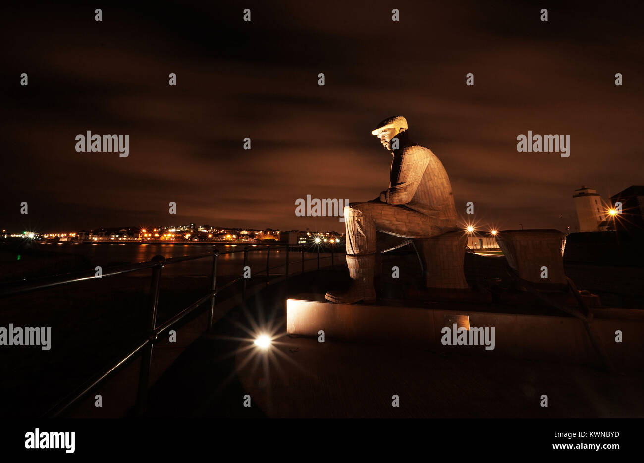 Die Fiddlers Green Skulptur, die Kosten und die Rautetaste; 75.000, auf der North Shields Fisch Quay. Stockfoto