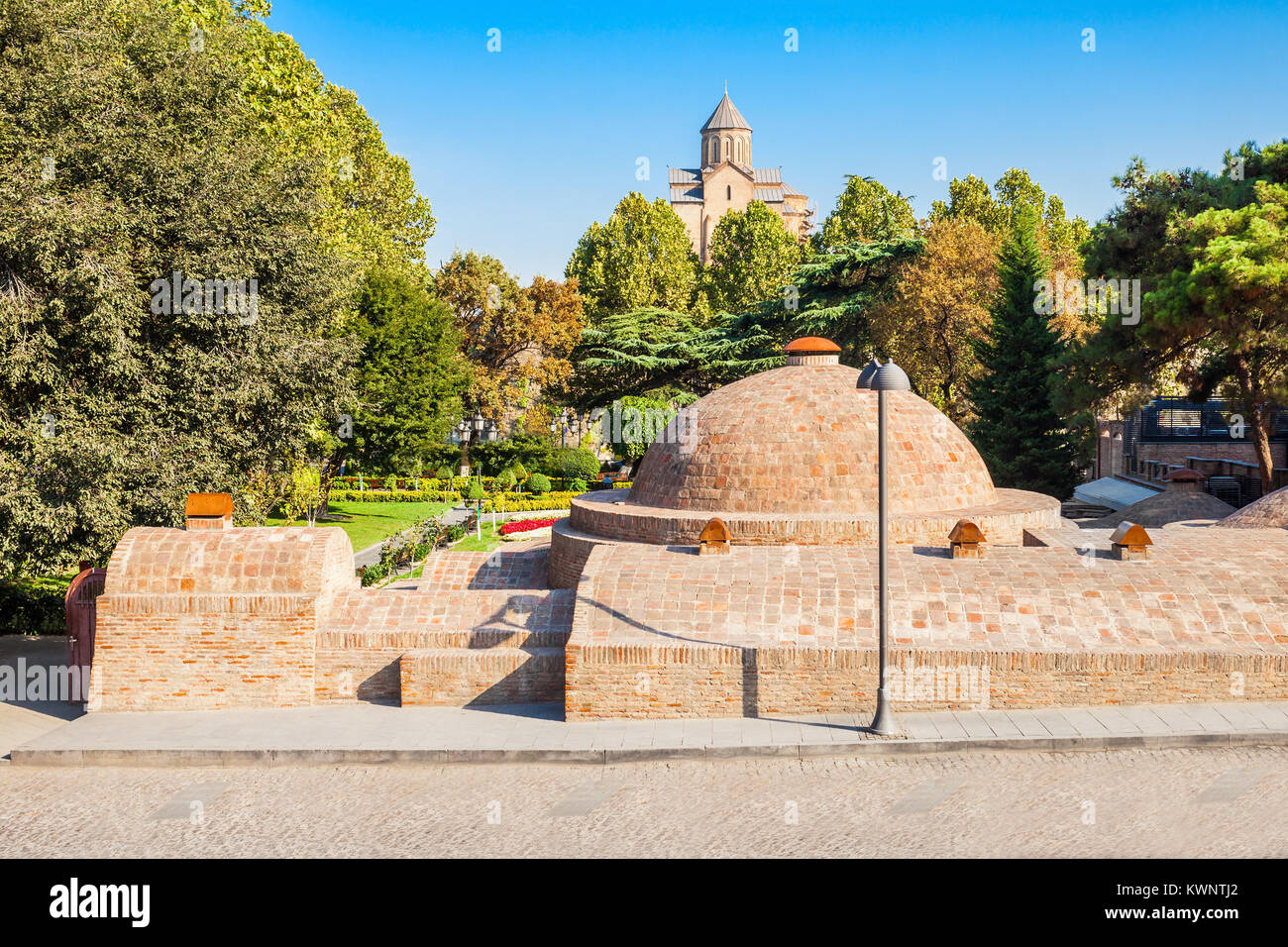 Abanotubani ist im alten Stadtteil von Tiflis in Georgien Stockfoto