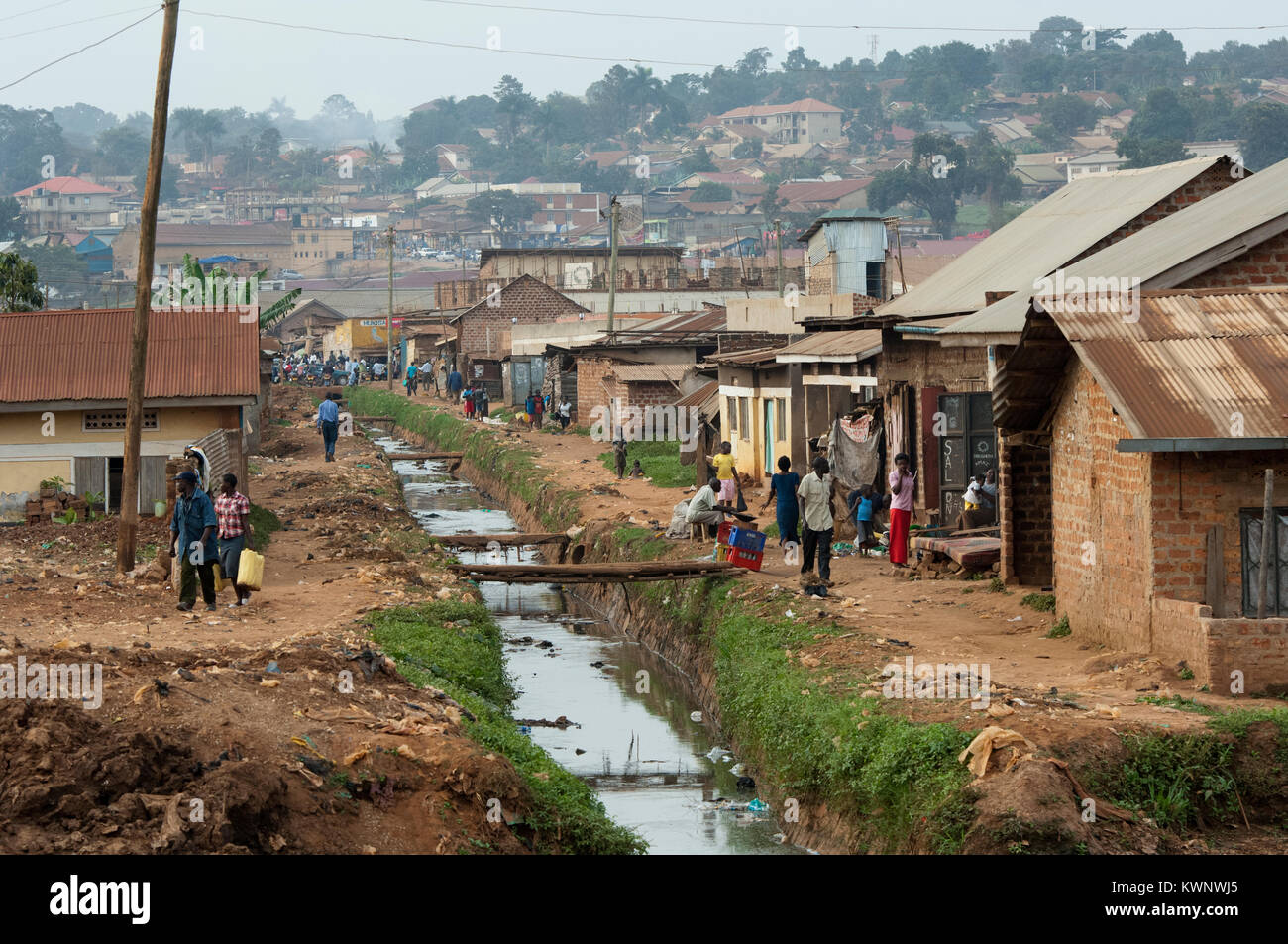 Slumgebiet von Kampala, der Hauptstadt Ugandas. Stockfoto