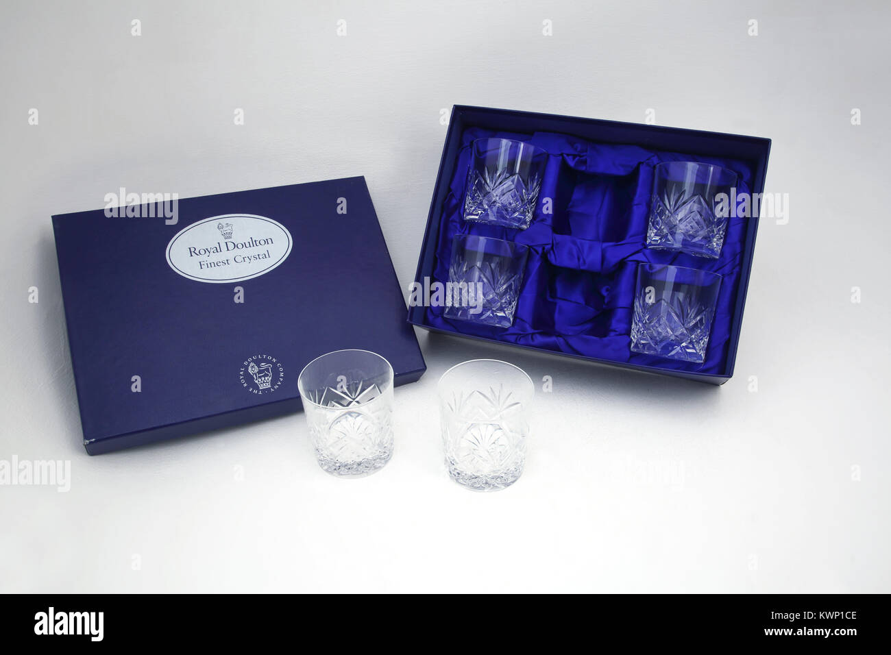 Satz von sechs Royal Doulton Crystal Trinkgläser in einer Box Stockfoto