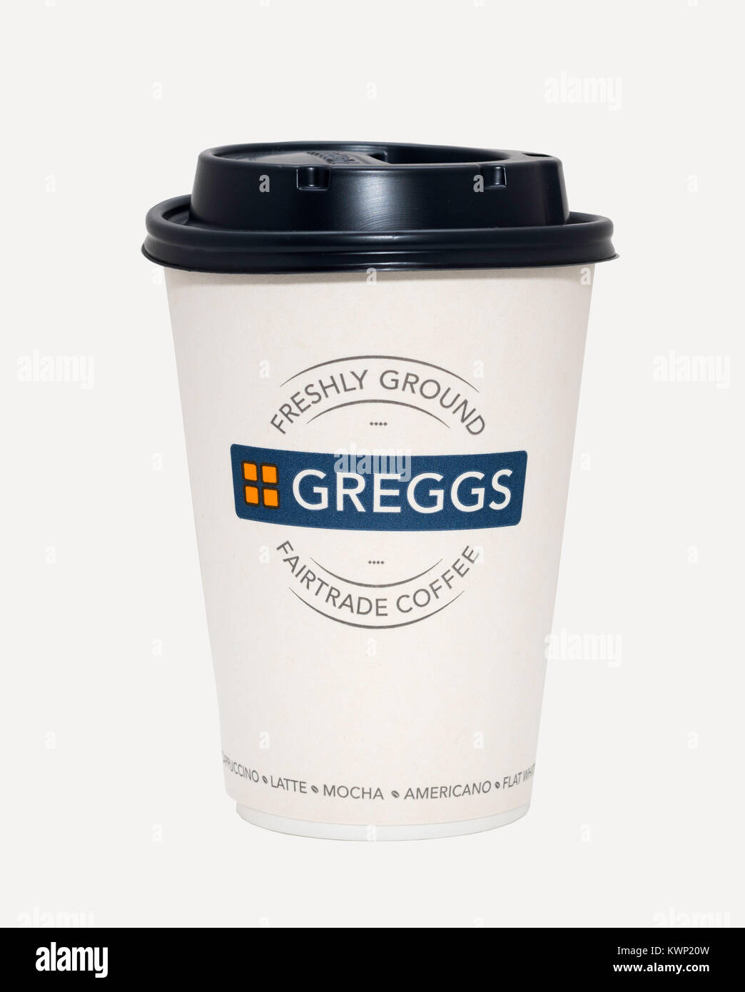 Greggs verfügbare Papier Kaffeebecher mit Deckel, UK Stockfoto