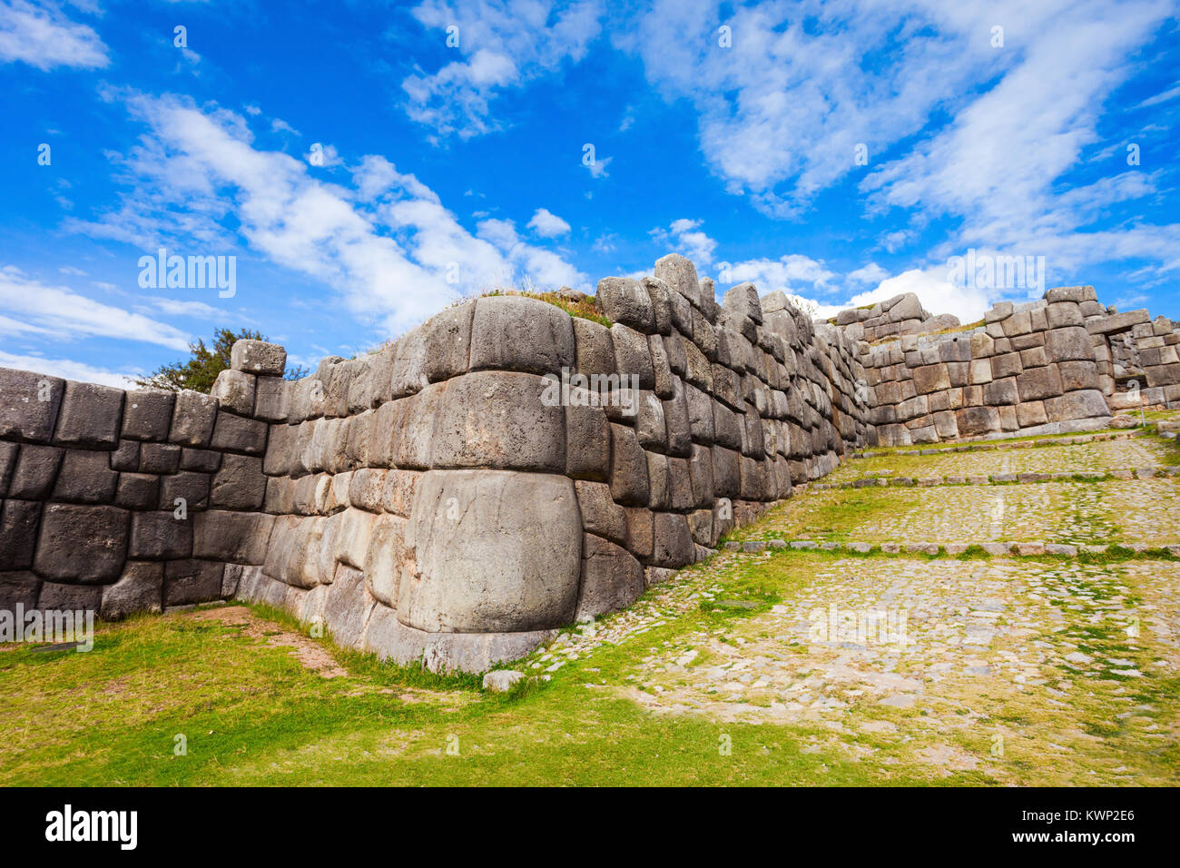 Saksaywaman ist die historische Hauptstadt des Inka-Reiches in Cusco, Peru. Stockfoto