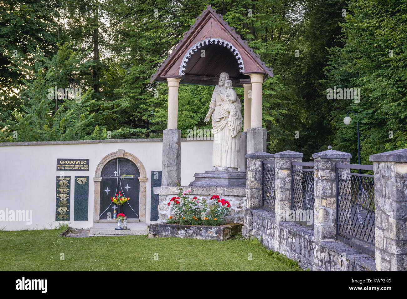 Cmeter der Unbeschuhten Karmeliten Kloster in Czerna Dorf in der Woiwodschaft Kleinpolen in Polen Stockfoto