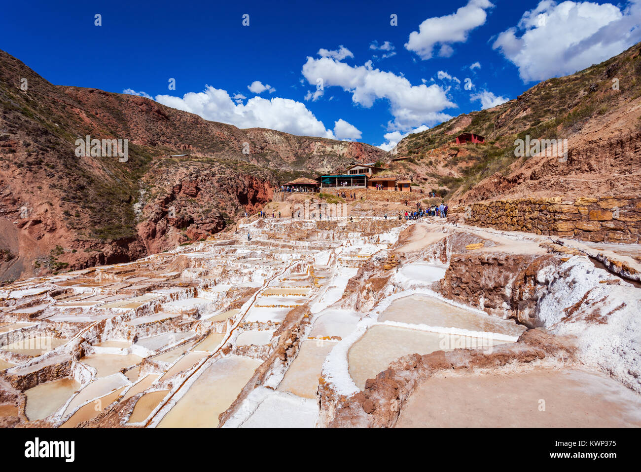 Salinas de Maras Salzbergwerk in der Nähe von Cusco, Peru Stockfoto