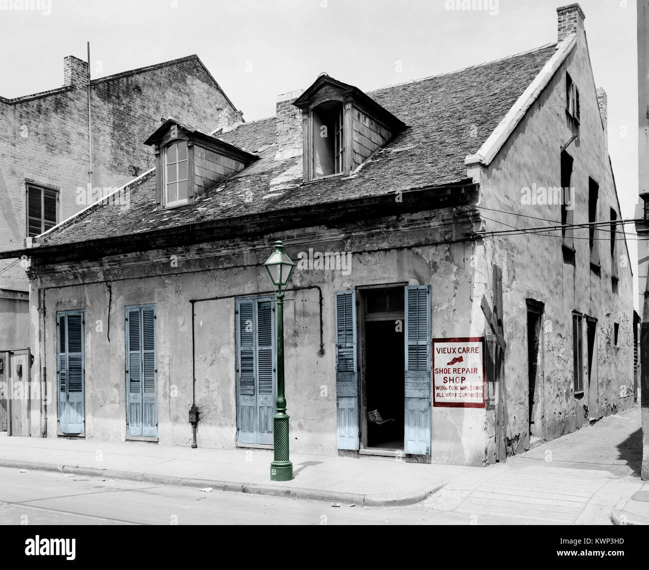 Vintage Foto einer Schuhreparatur shop auf Dauphine Str. in New Orleans ca. 1937 Stockfoto