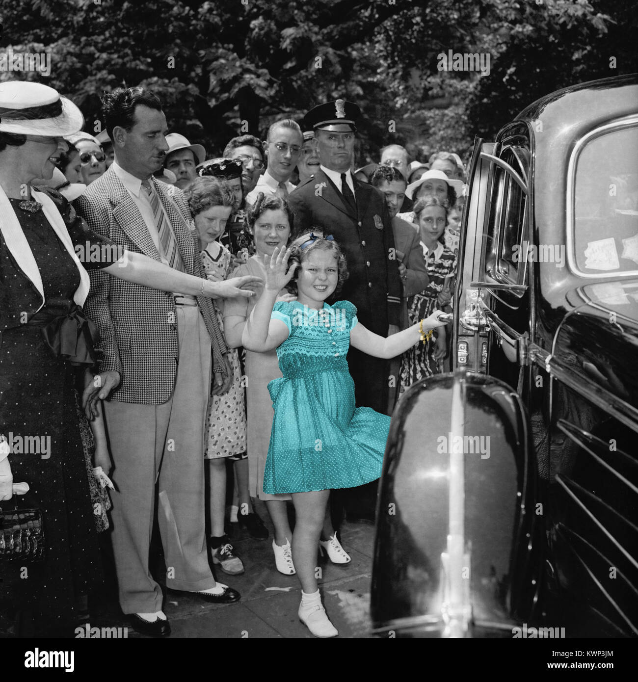 Vintage Foto von Shirley Temple das Weiße Haus verlassen hatte nach einem Treffen mit FDR ca. 1938 koloriert. Stockfoto