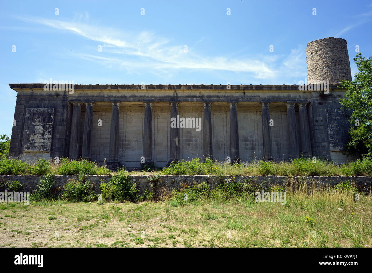 Gebäude mit Säulen in Tours, Frankreich Stockfoto