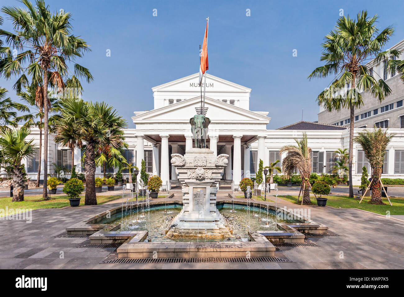 Das Nationalmuseum von Indonesien. Es handelt sich um einen archäologischen, historischen, ethnologischen, geographischen und Museum. Stockfoto