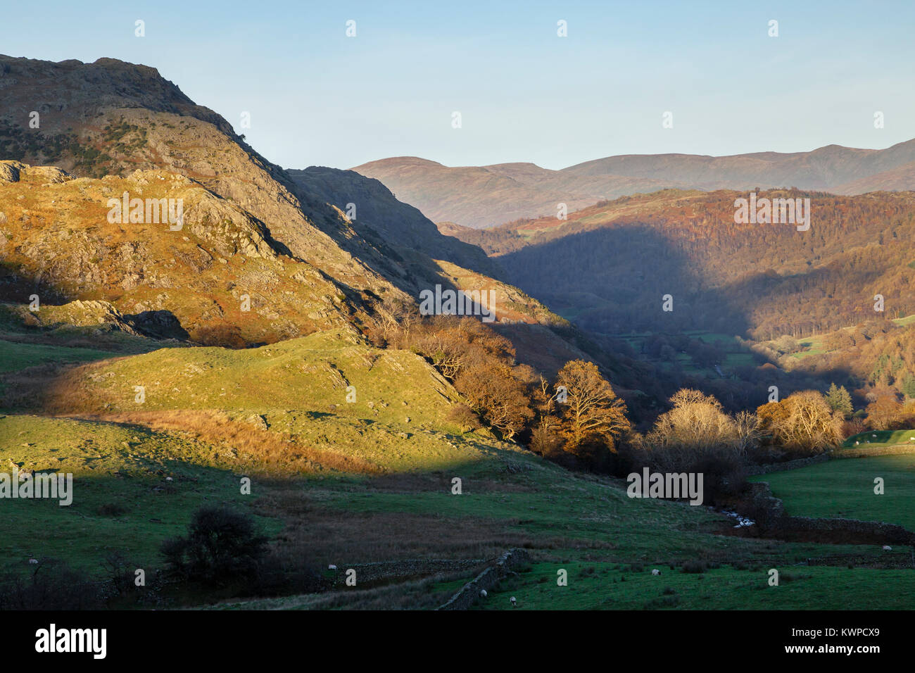 Foul Scrow und Blick richtung Yewdale Fells in der Nähe von Coniston, Nationalpark Lake District, Cumbria Stockfoto