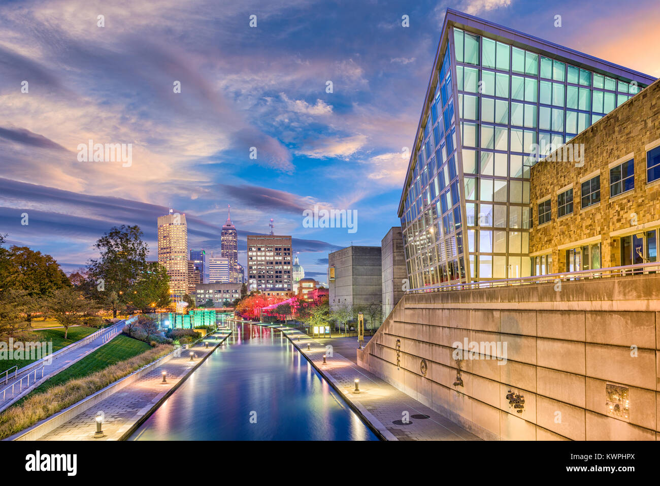 Indianapolis, Indiana, USA Skyline und den Kanal. Stockfoto