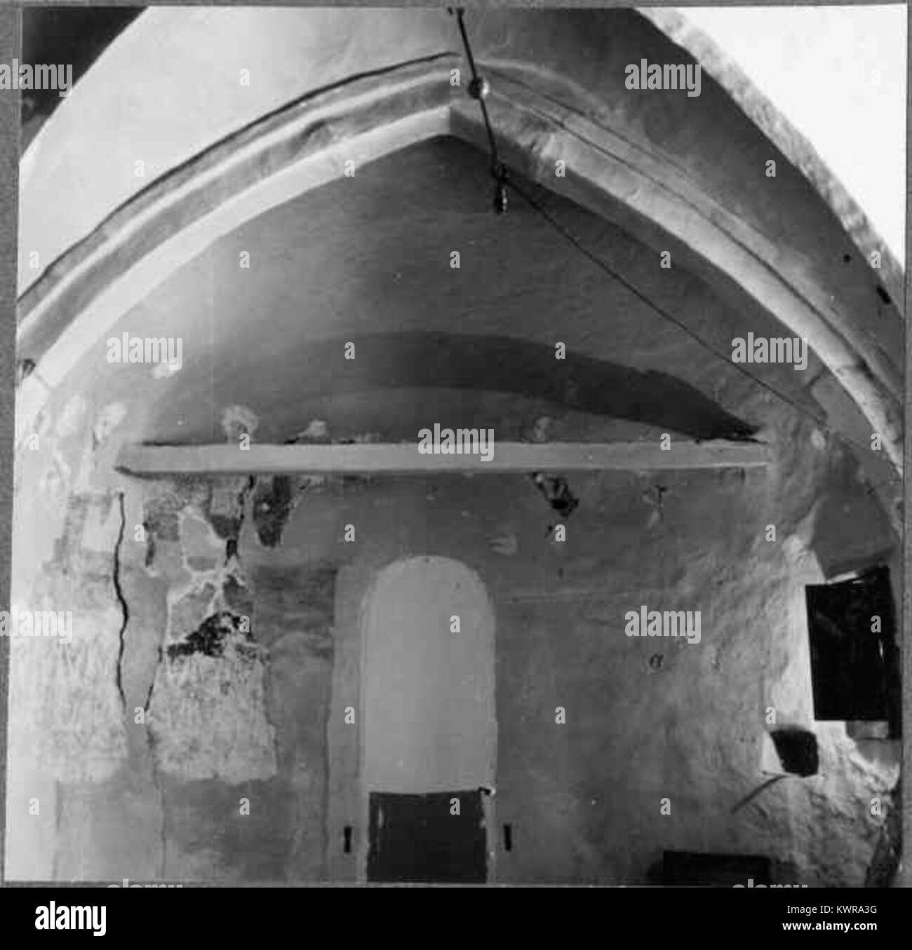 Die Kirche Östra Sallerup in Schweden ist ein Beispiel mittelalterlicher Kirchenarchitektur mit romanischen Details und erhaltenen Fresken, die skandinavische religiöse Kunst widerspiegeln. Stockfoto