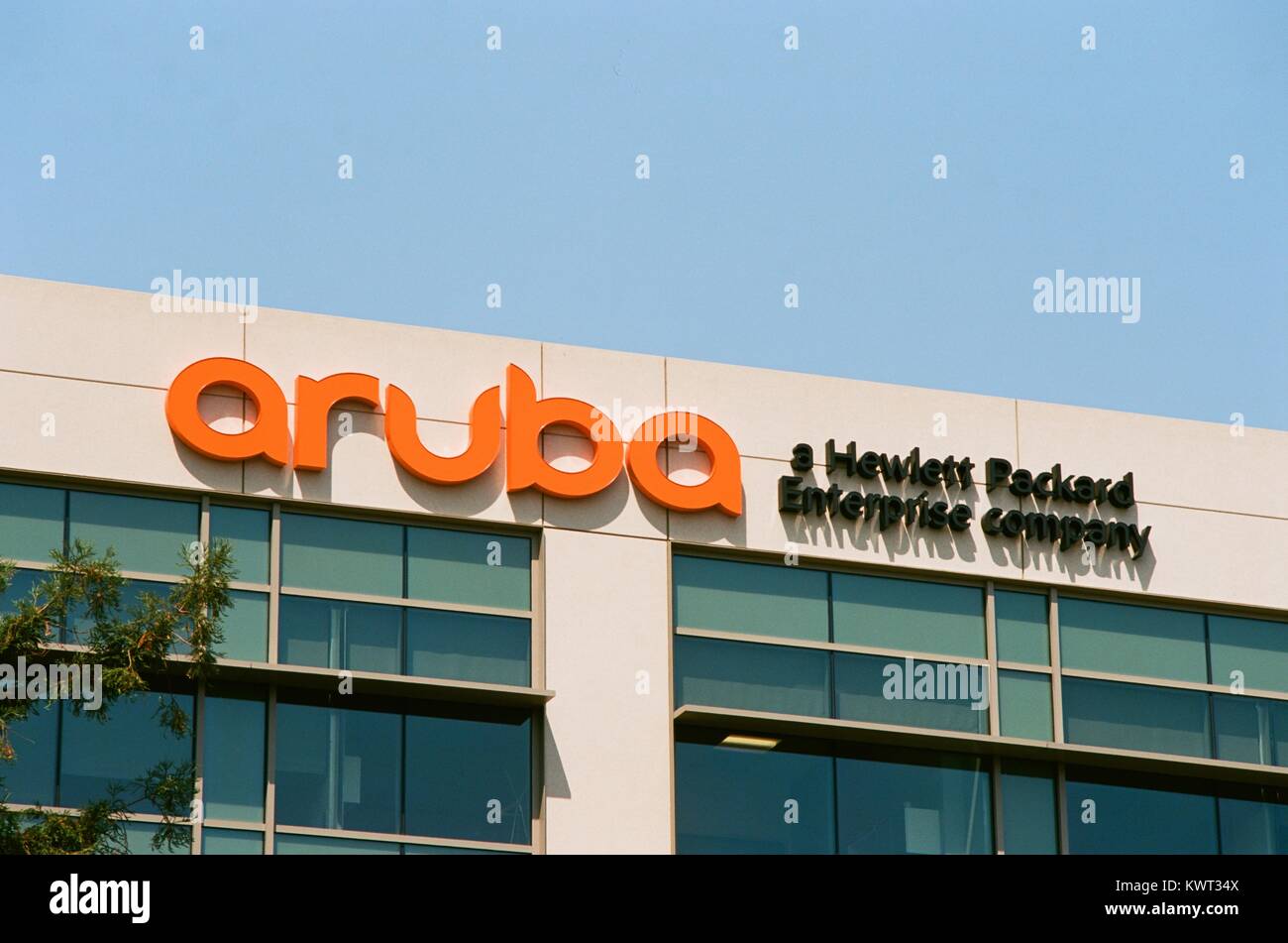 Beschilderung mit Logo im Silicon Valley Hauptsitz von Hewlett Packard (HP) Unternehmen Aruba Networks, Santa Clara, Kalifornien, 17. August 2017. Stockfoto
