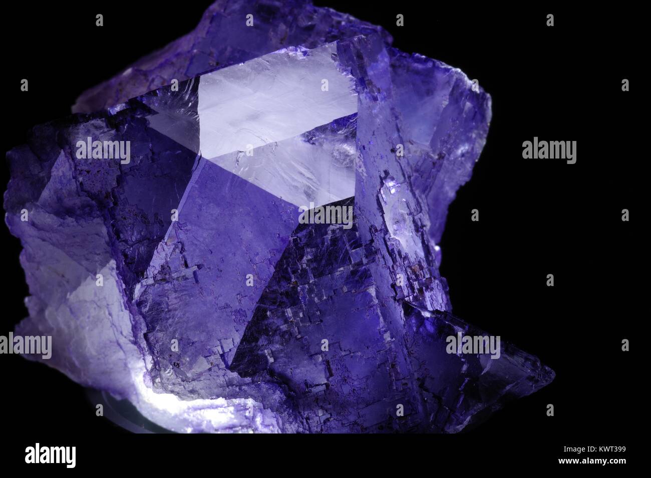 Fluorit oder Flurospar Crystal, zart violette Färbung. Geologische Proben, Makro Foto, Devon, Großbritannien. Januar, 2018. Stockfoto