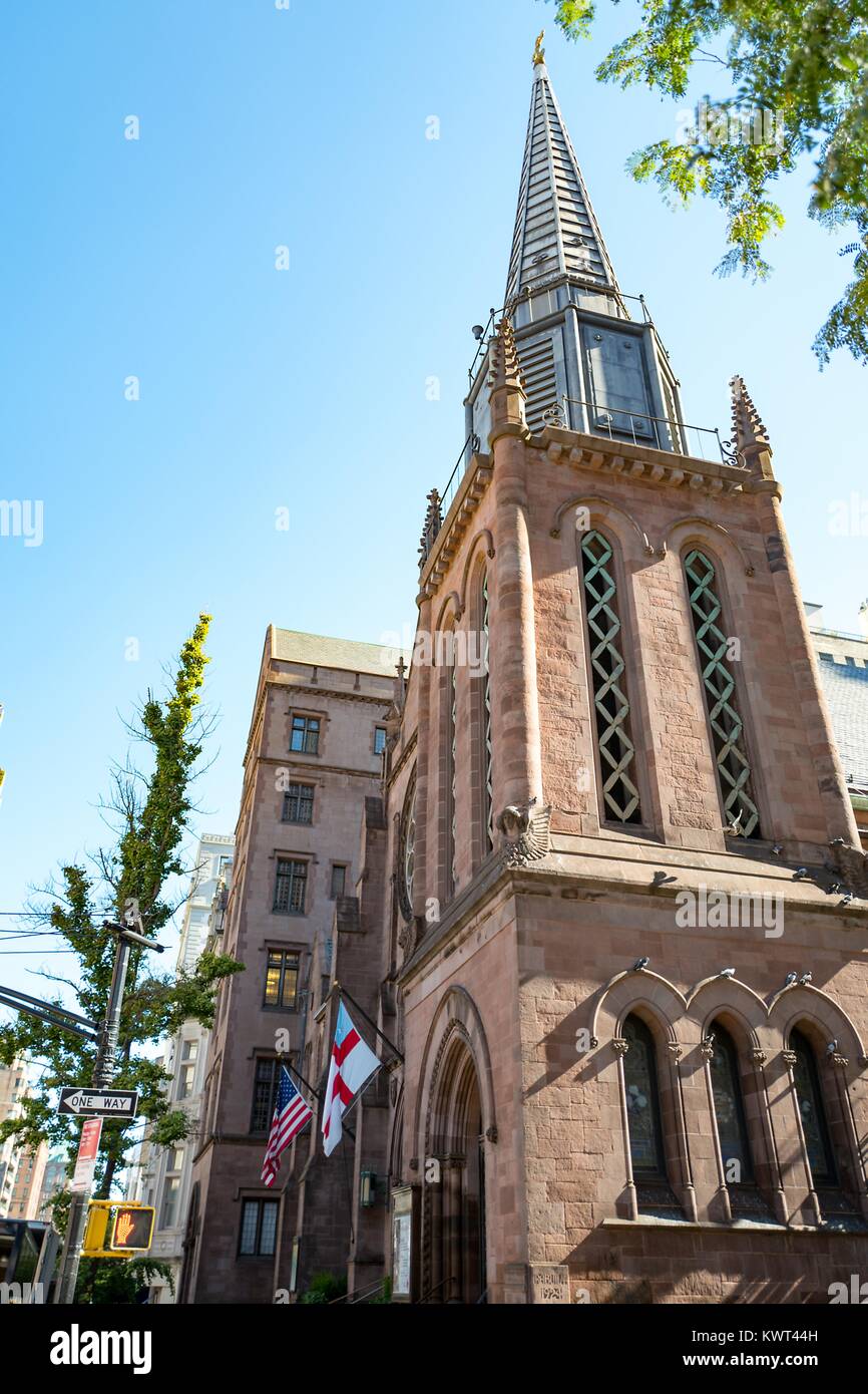 Turm der St. James Kirche auf der Madison Avenue in der Upper East Side von Manhattan, New York City, New York, 15. September 2017. () Stockfoto