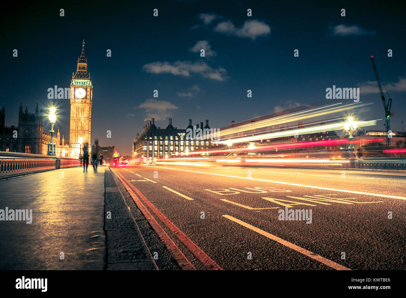 Big Ben bei Nacht, London, pulsierenden Effekt angewendet werden. Stockfoto