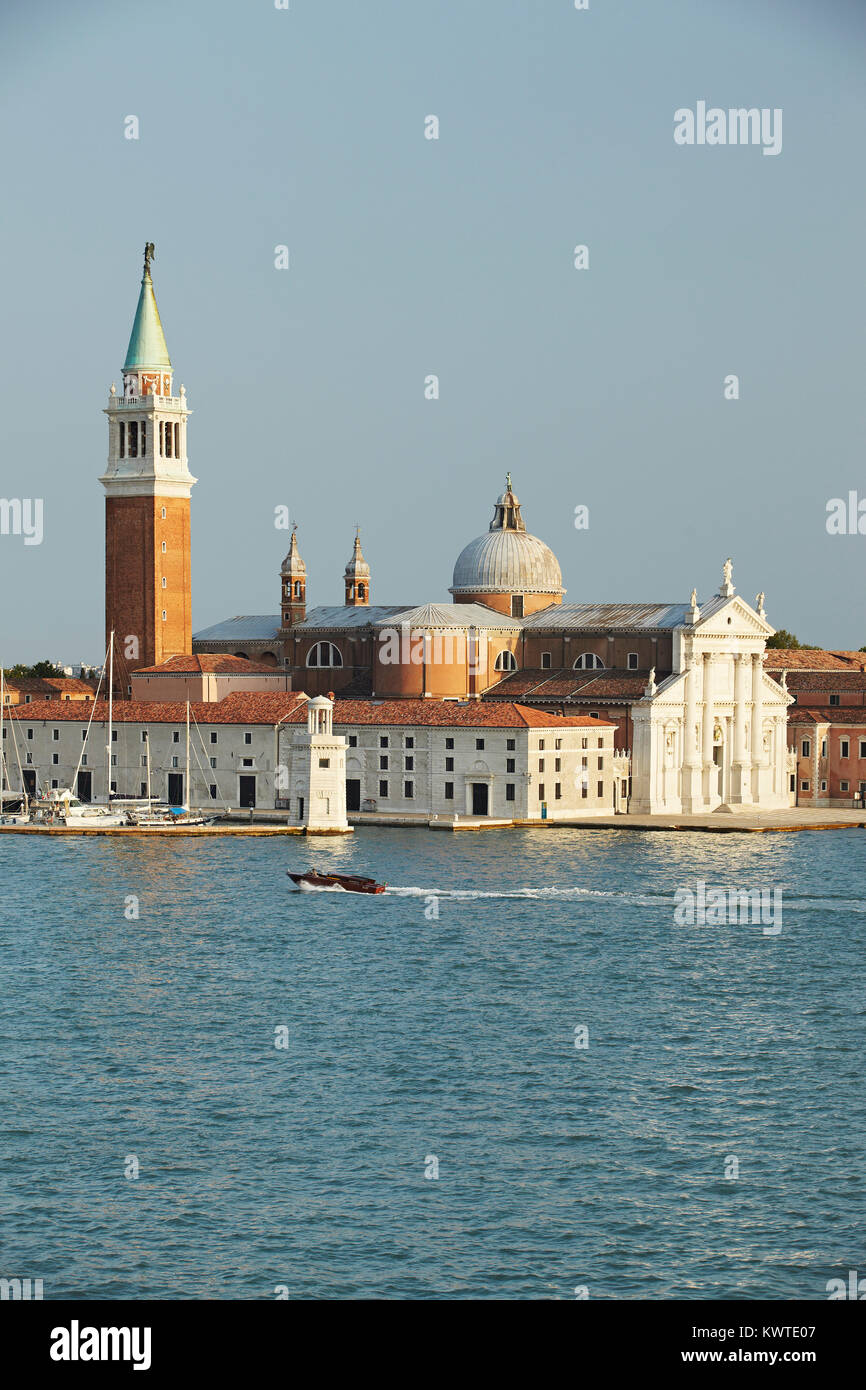 Die Lagune von Venedig mit der Kirche San Giorgio Maggiore, Venedig Stockfoto Die Lagune von Venedig mit der Kirche San Giorgio Maggiore, Venedig Stockfoto