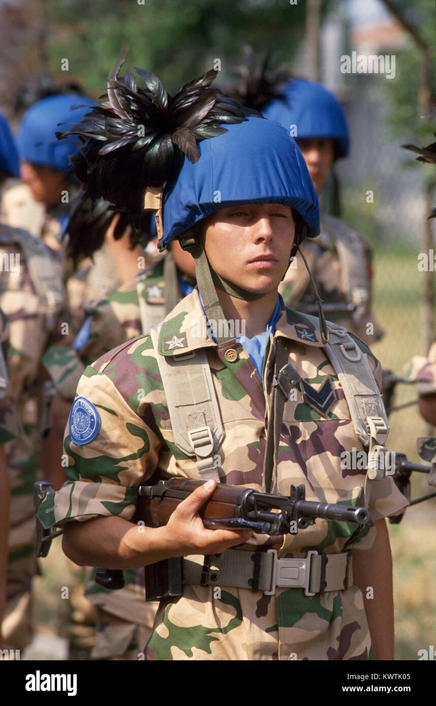 Bersaglieri (Italienische mechanisierten Armee Infanterie) Der "Legnano' Brigade verlassen für die UN-Operation in Somalia, April 1993 Stockfoto