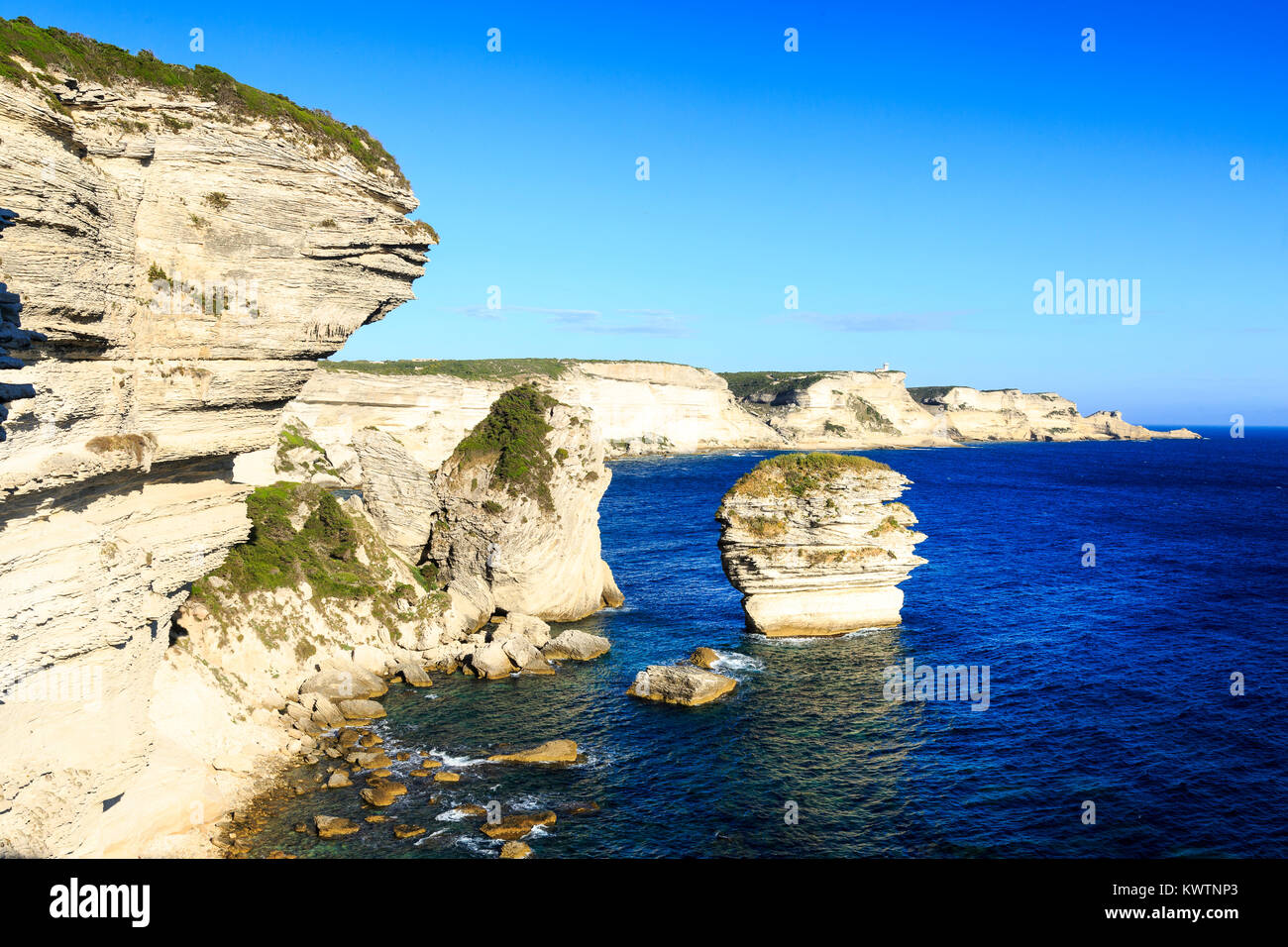 Grain de Sable und Kalkfelsen, Bonifacio, Korsika, Frankreich Stockfoto