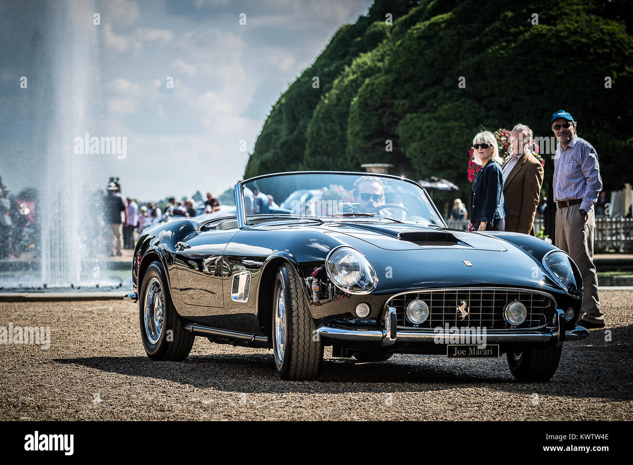 Classic & Oldtimer auf dem Display während der Concours der Eleganz in Hampton Court Palace Stockfoto