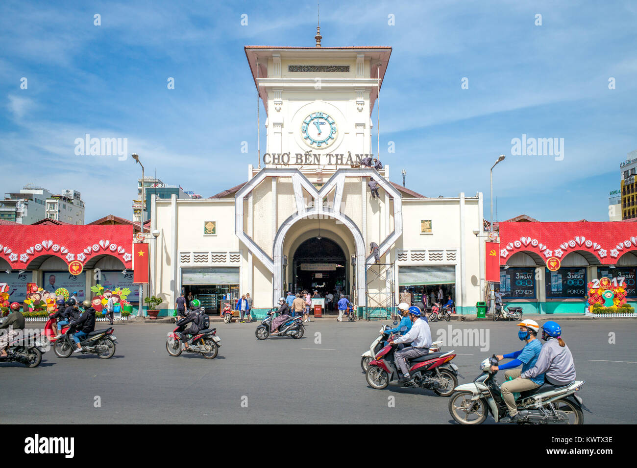 Der Eingang von Saigon Central Market Stockfoto