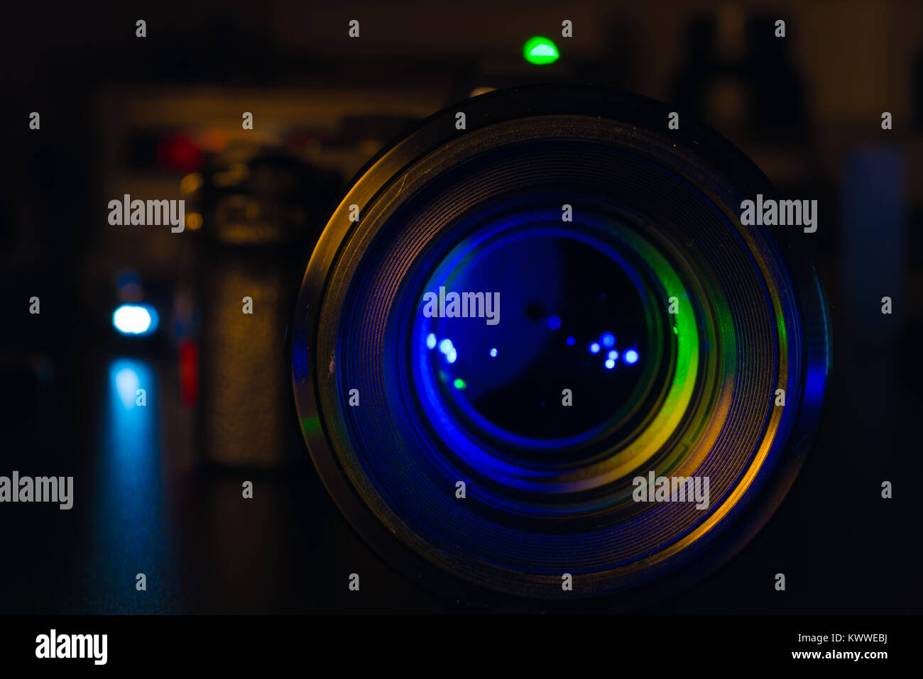 Foto Foto- oder Videokamera objektiv Close-up auf schwarzem Hintergrund DSLR-Objektive Stockfoto