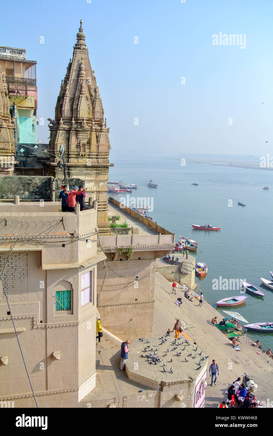 Varanasi, Uttar Pradesh, Indien, Stadtbild von Banares mit einem Maharaja-Palast Stockfoto