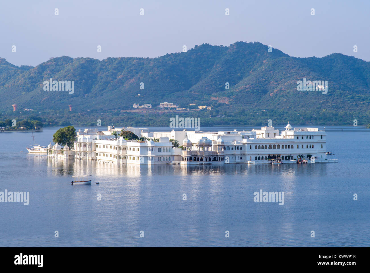Lake Palace in der weißen Stadt, Udaipur, Rajasthan Stockfoto