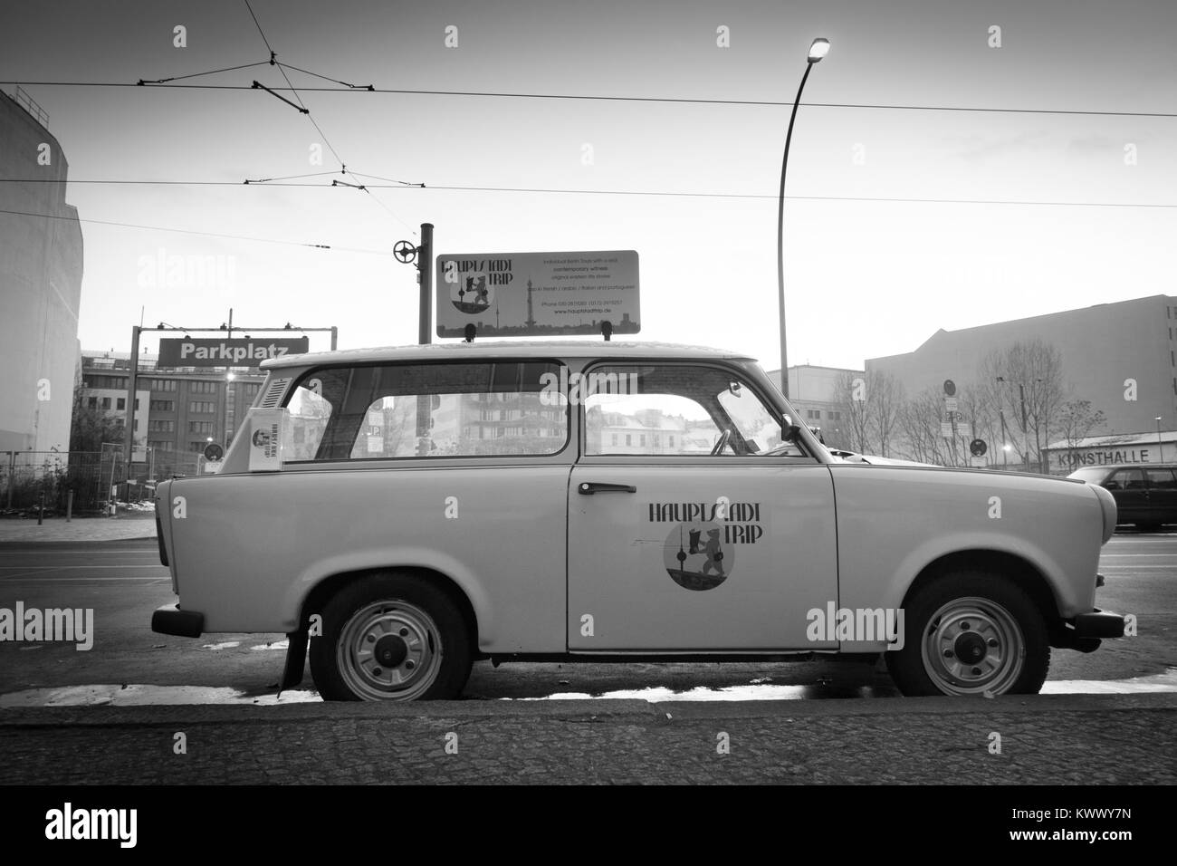 Trabant für eine touristische Fahrt durch Berlin. Stockfoto
