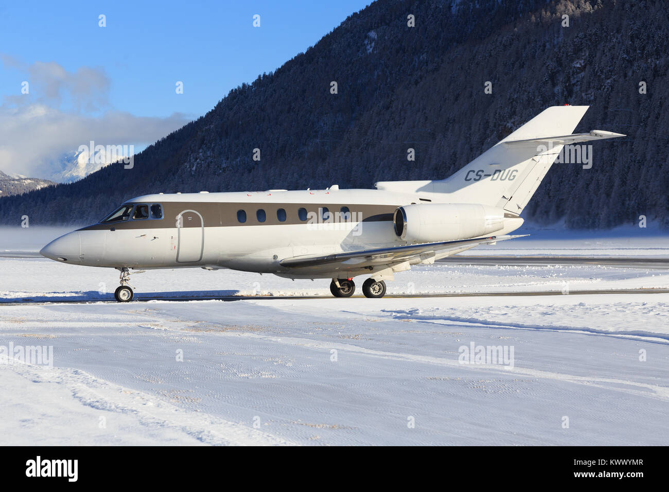 Samedan/Switzerlad: CS-gegraben - Hawker 750 am Engadin Airport in Samedan/Schweiz 18.02.2017 Stockfoto