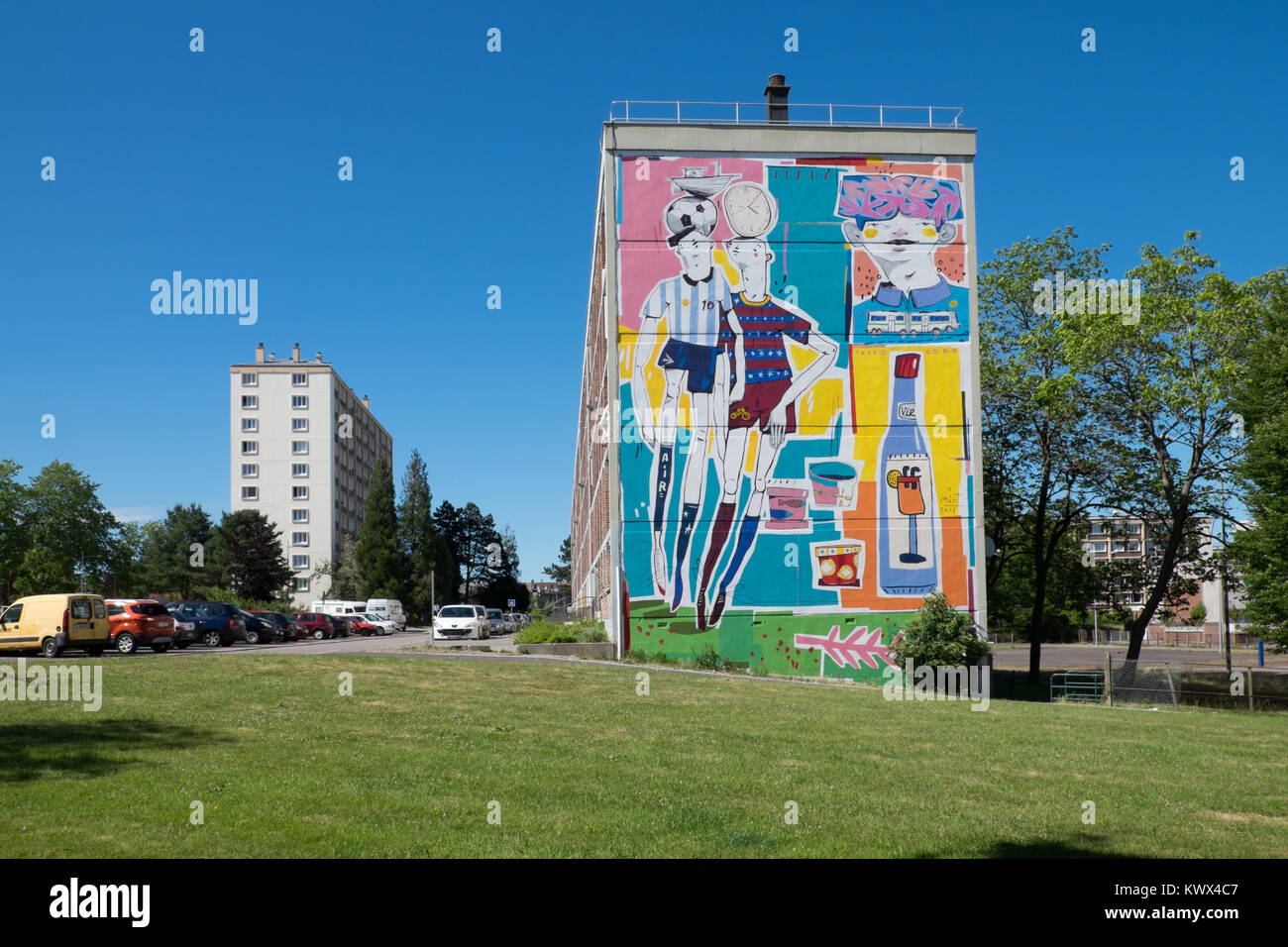Rouen (Normandie, Frankreich): Wandbild, Street Art von Mart Aire auf dem Wald Gebäude Antrieb Fernand Wald im Bezirk des apins' Stockfoto
