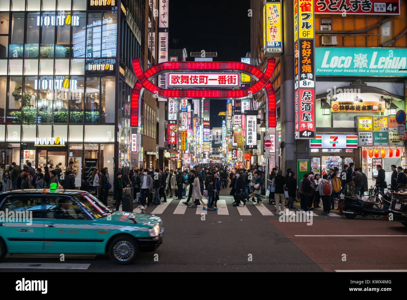 Japan, Tokio: Kabuki-cho Viertel in der Nacht, Shinjuku Stockfoto