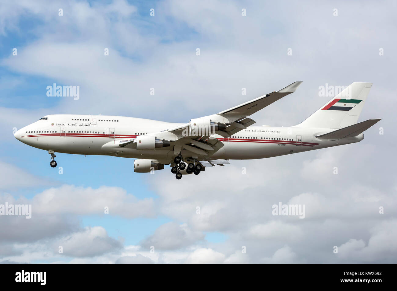 Eine Boeing 747-400 der Dubai Air Wing Landung am Flughafen Newcastle Stockfoto