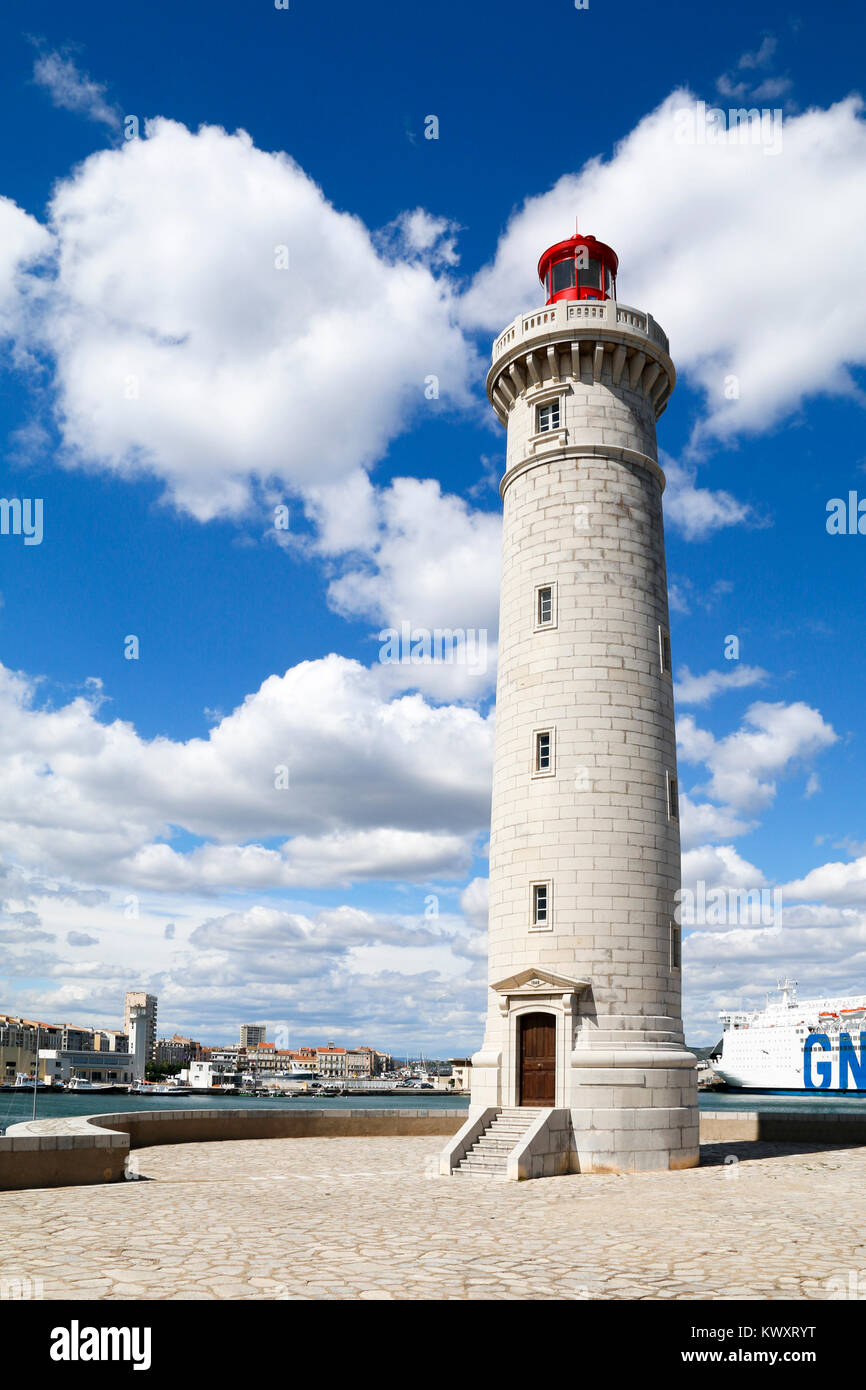 Saint-Louis Leuchtturm, Sete, Herault, Royal, Frankreich. Ein wichtiger Hafen an der Küste des Mittelmeers. Stockfoto
