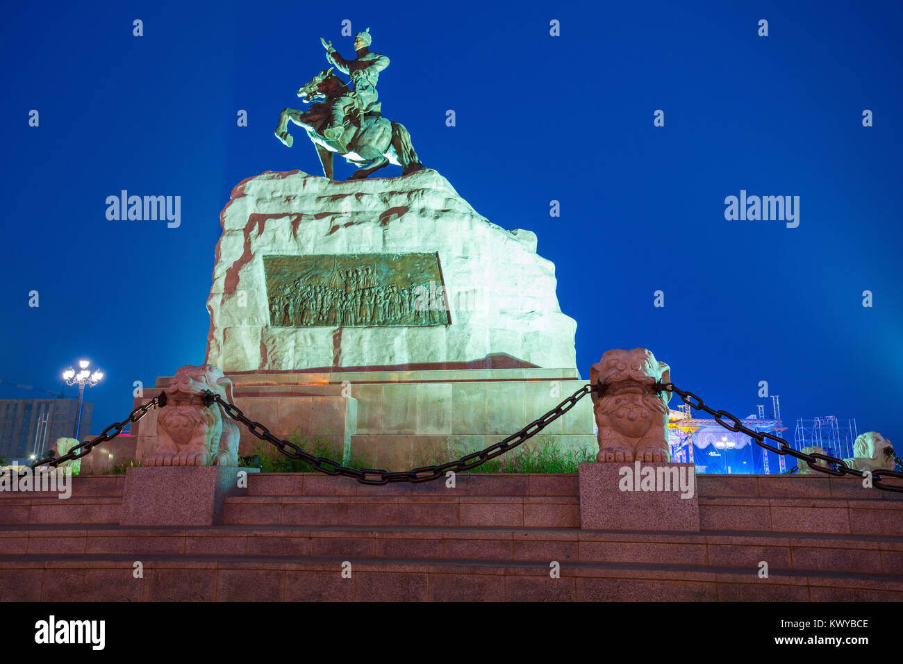 Damdin Sukhbaatar Denkmal befindet sich auf Sukhbaatar Platz (neuer Name Dschingis Platz) im Zentrum von Ulaanbaatar die Hauptstadt der Mongolei entfernt Stockfoto